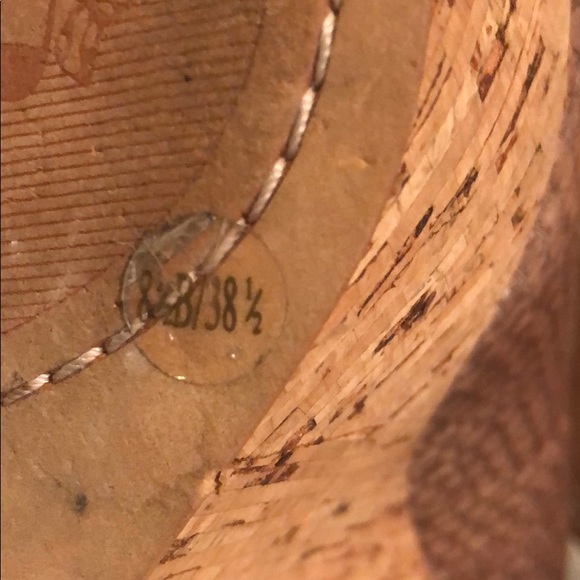 Vince Camuto Wedge Snake Print 8.5 - Picture 6 of 6